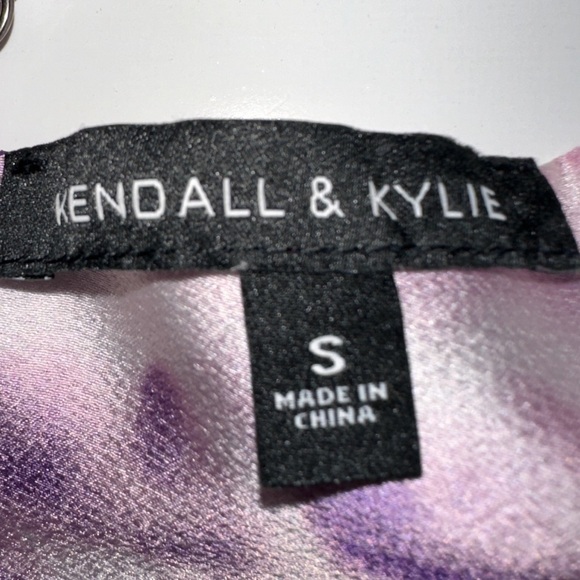 Kendall & Kylie Tie Dye Handkerchief Tank Top - Picture 6 of 8